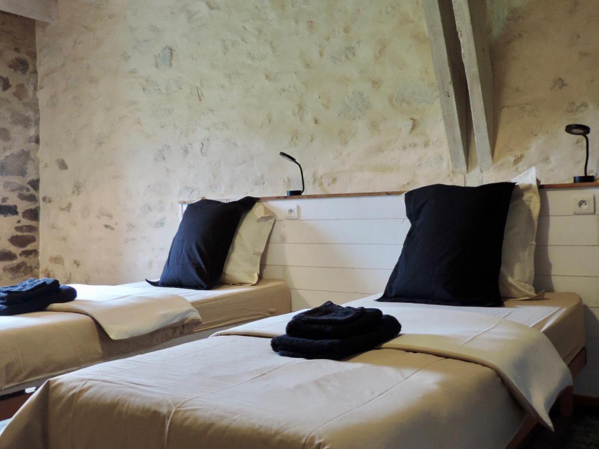 Les 5 Petits Lapins Bed & Breakfast Bar Bagian luar foto