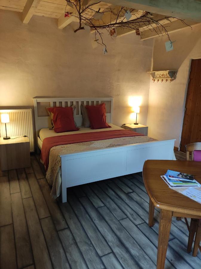 Les 5 Petits Lapins Bed & Breakfast Bar Bagian luar foto