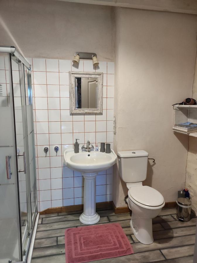Les 5 Petits Lapins Bed & Breakfast Bar Bagian luar foto