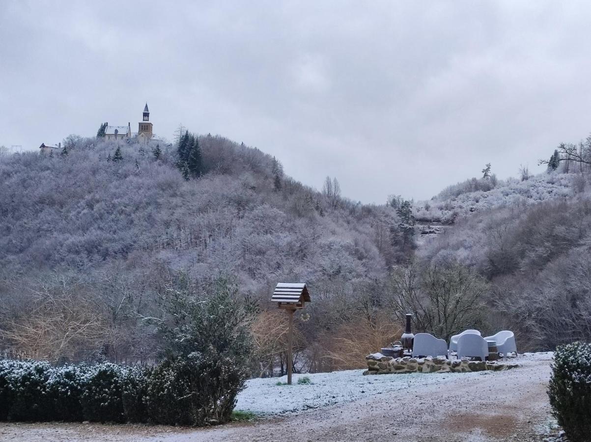 Les 5 Petits Lapins Bed & Breakfast Bar Bagian luar foto