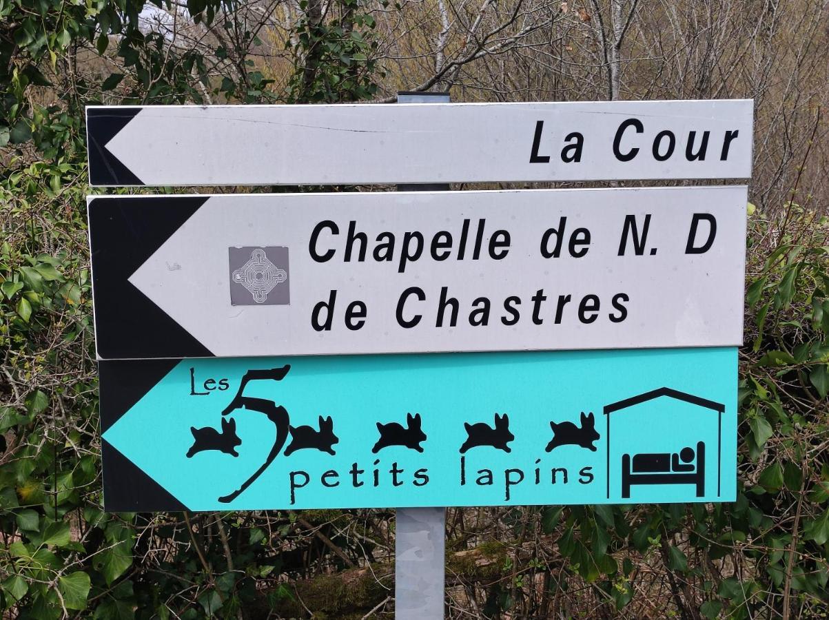 Les 5 Petits Lapins Bed & Breakfast Bar Bagian luar foto