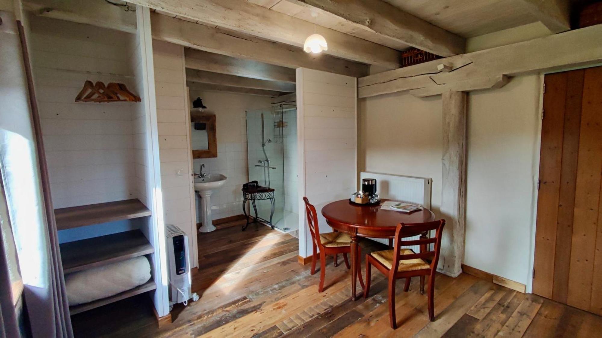 Les 5 Petits Lapins Bed & Breakfast Bar Bagian luar foto